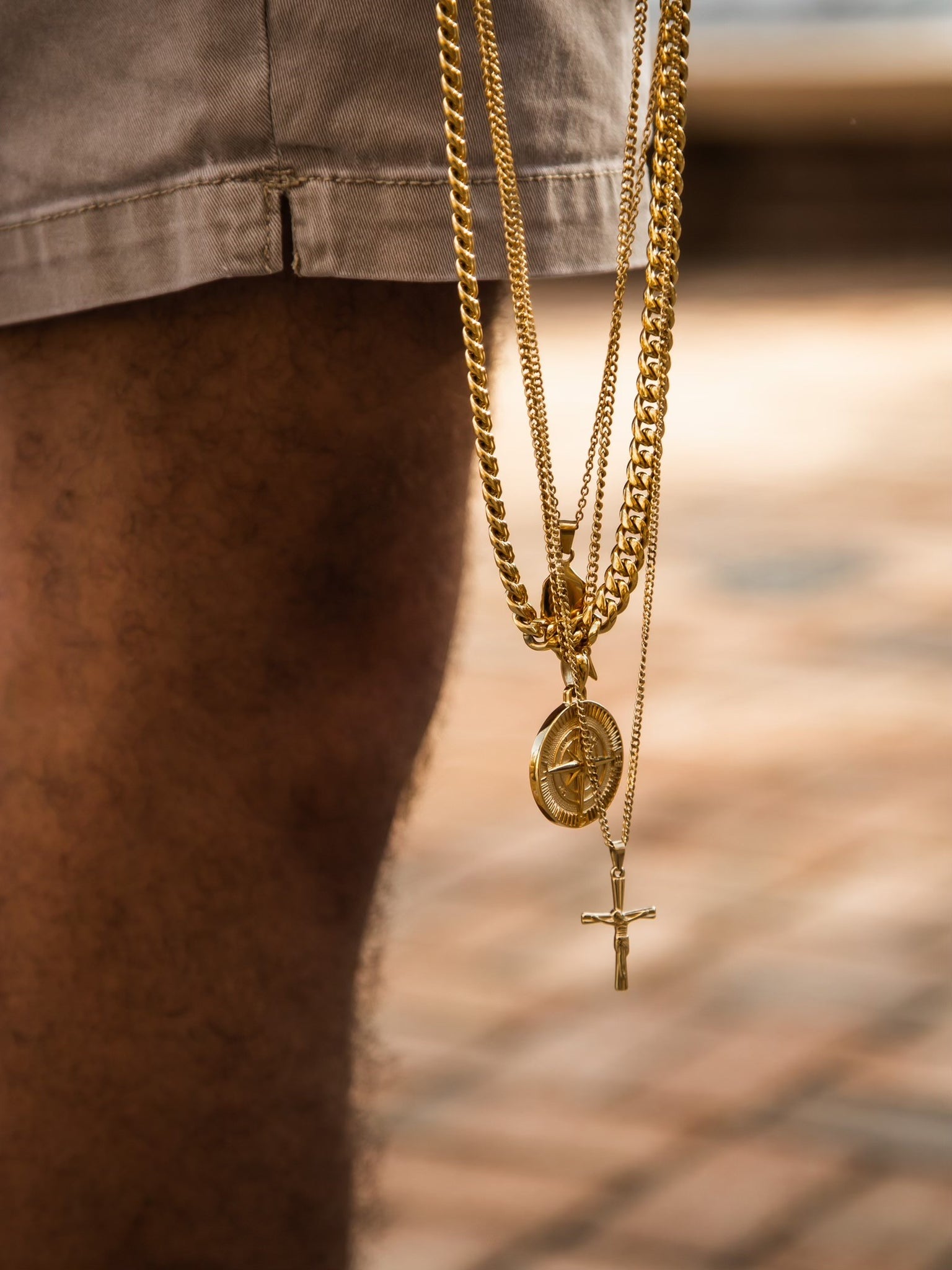 COMPASS PENDANT (GOLD)